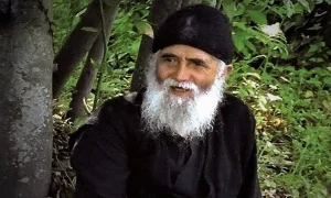 Άγιος Παΐσιος ο Αγιορείτης: Εσύ δεν θέλεις να σε συγχωρεί ο Χριστός; – Τότε, γιατί κι εσύ δεν συγχωρείς τους άλλους;